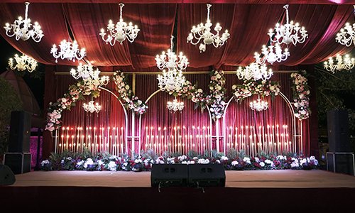 Theme weddings